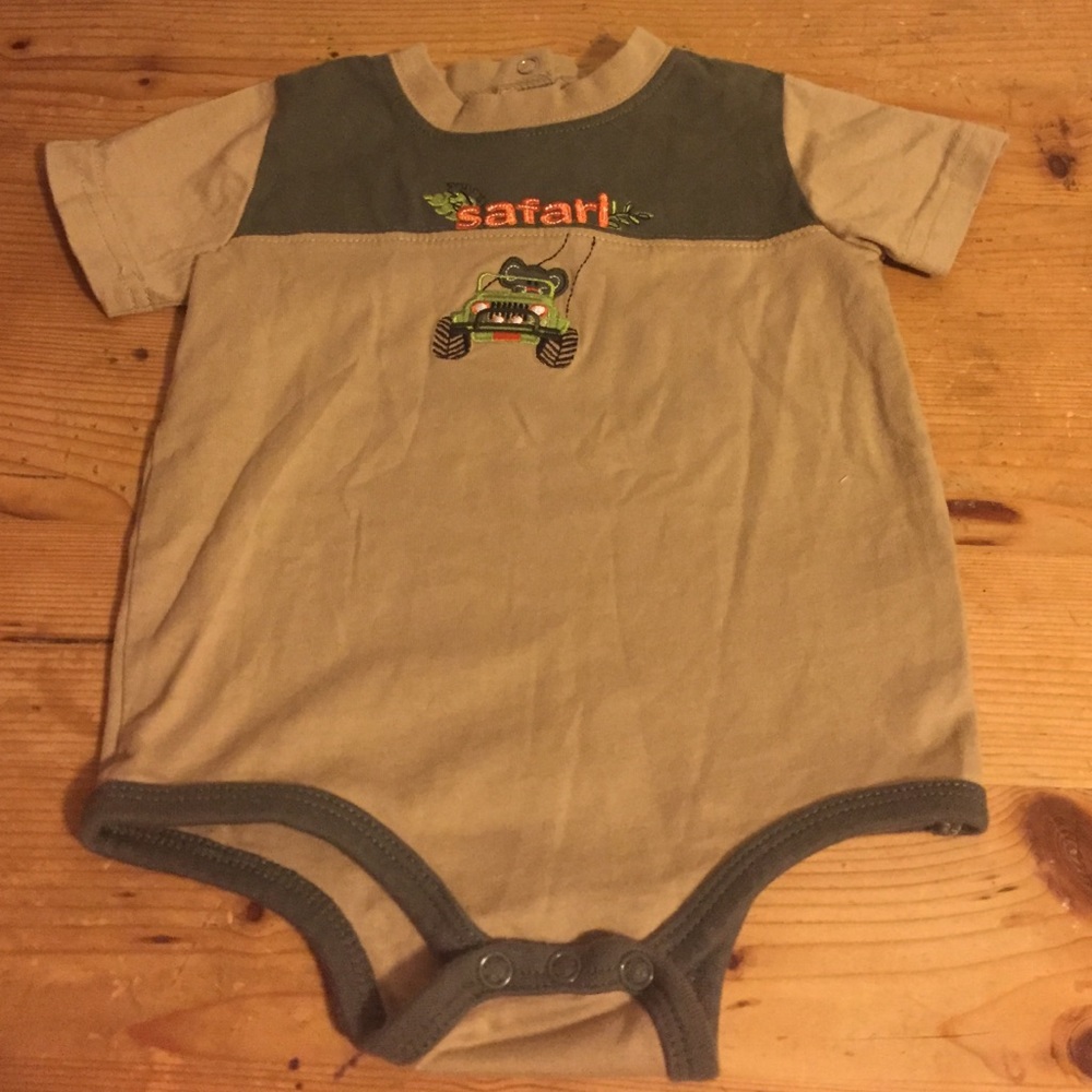 Okie Dokie Safari Onesie. Size 6-9 months